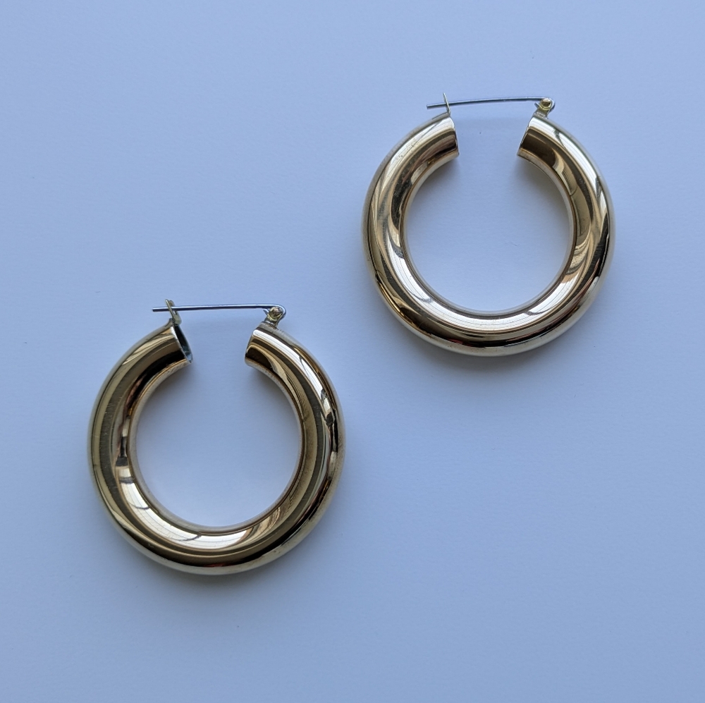 Laura Lombardi Round Hoops - Gold